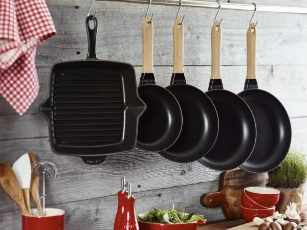 Staub Bratpfanne Aus Gusseisen Mit Holzgriff 14,9 Cm / 20 Cm – Bild 5