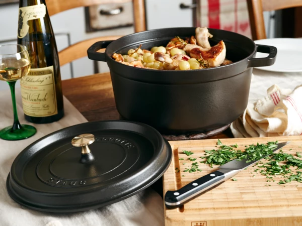 Staub Cocotte Rund Aus Gusseisen In Schwarz 12 Cm / 0,4 Liter – Bild 9