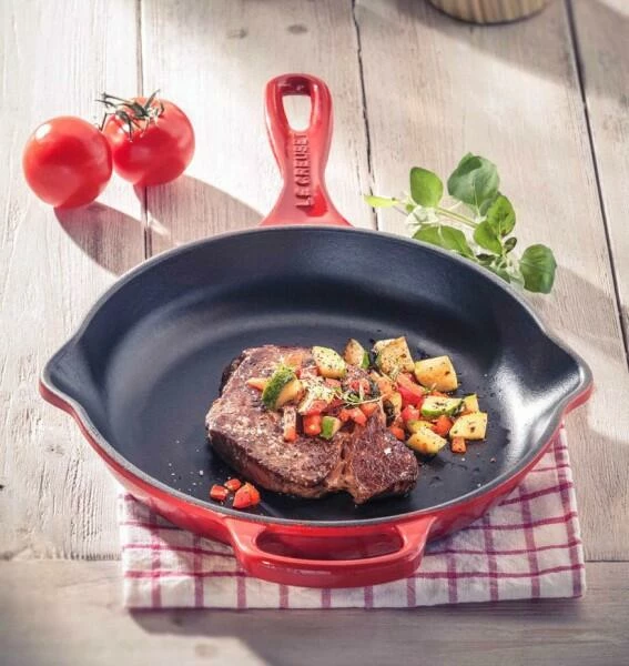Le Creuset Brat- Und Servierpfanne Signature In Kirschrot 20 Cm / 15 Cm – Bild 2