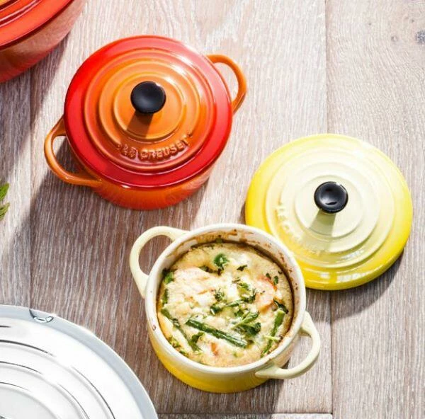 Le Creuset Mini Cocotte In Kirschrot – Bild 3