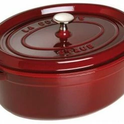 Staub Cocotte Oval Aus Gusseisen In Grenadine 33 X 28 Cm / 6,5 Liter