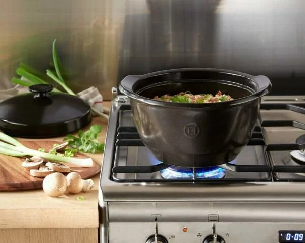 Emile Henry Kochtopf One Pot In Fusain – Bild 3