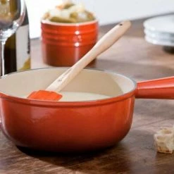 Le Creuset Caquelon Aus Gusseisen In Kirschrot 22 Cm / Ca. 2,6 Liter 7 Le Creuset Caquelon Aus Gusseisen In Kirschrot 22 Cm / Ca. 2,6 Liter -Staub Cocotte SHOP 81N4lilrxkL SL1500 l 3