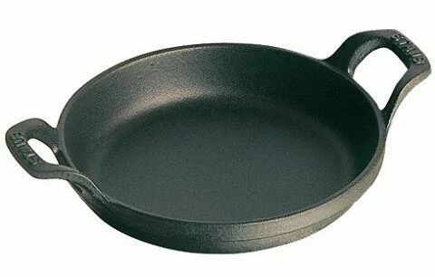 Staub Auflaufform Rund Aus Gusseisen In Schwarz 16 Cm / 3 Cm