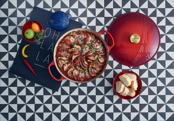 Le Creuset Gourmet-Profitopf Eiffelturm In Kirschrot 30 Cm – Bild 4