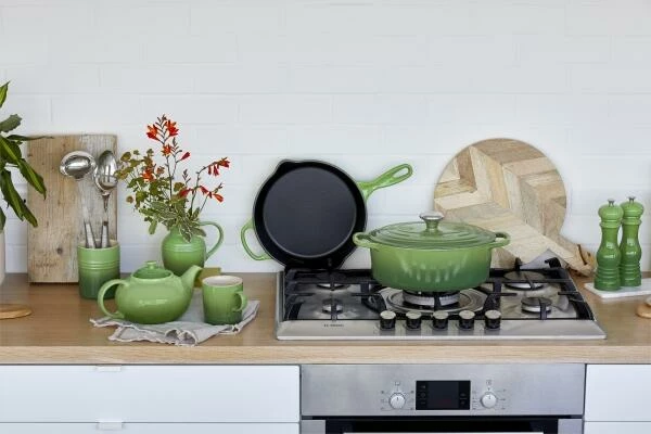 Le Creuset Bräter SIGNATURE Oval In Bamboo Green 31 Cm / 6,3 L – Bild 2