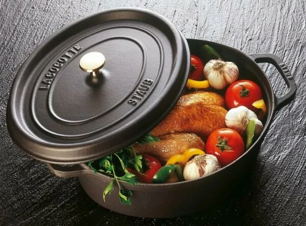 Staub Cocotte Oval Aus Gusseisen In Schwarz 23 X 18 Cm / 2,35 Liter – Bild 4