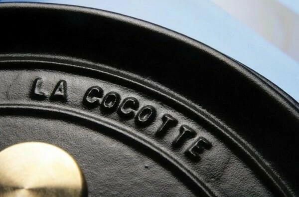 Staub Cocotte Rund Aus Gusseisen In Schwarz 12 Cm / 0,4 Liter – Bild 3