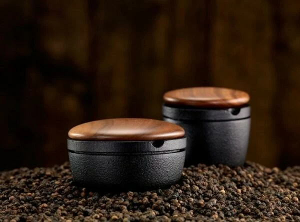 Skeppshult Pfeffer- & Kräutermühle Kleiner Swing In Walnuss – Bild 4